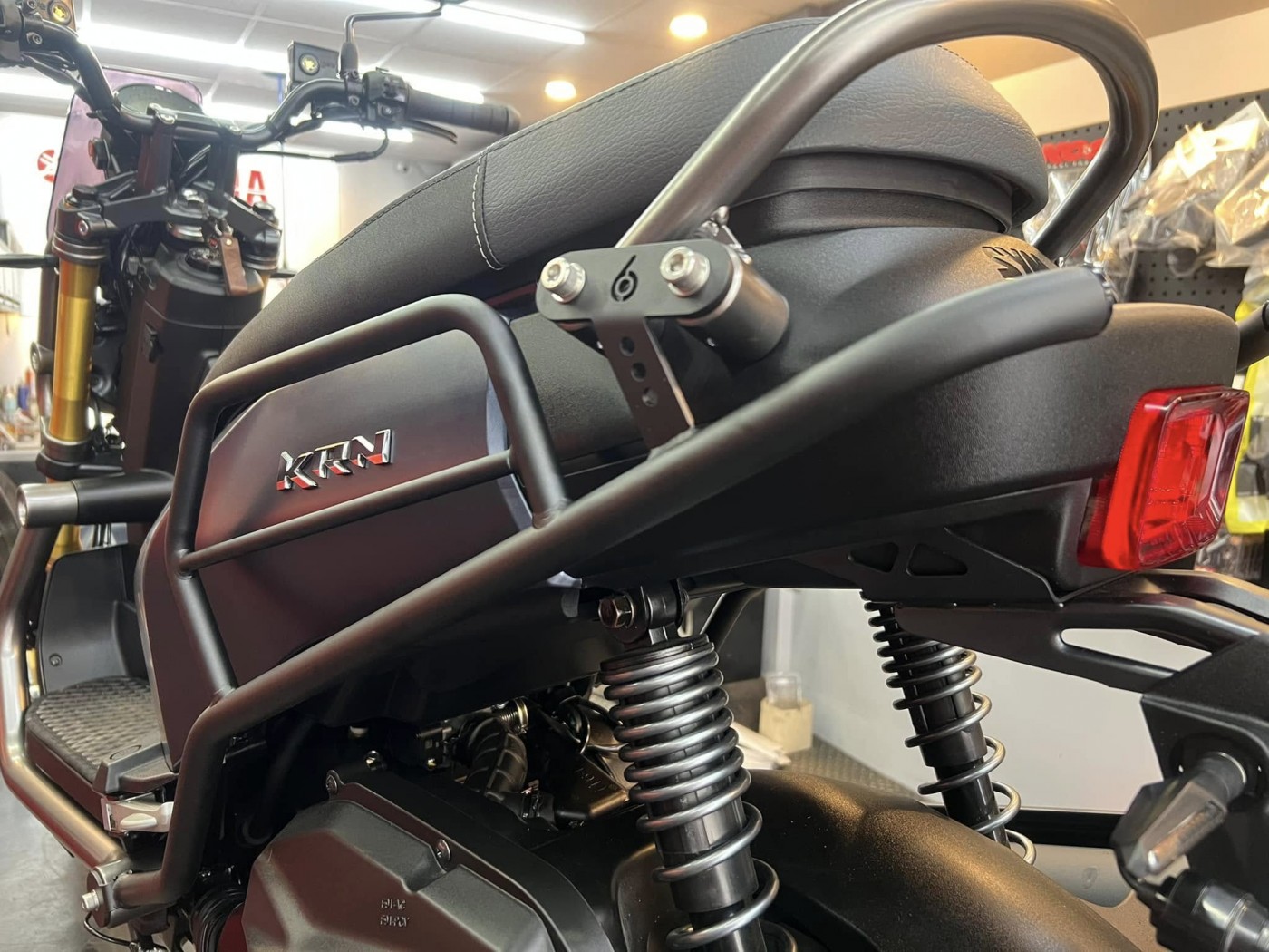 SYM KRN 改裝 -Sixis 側保桿